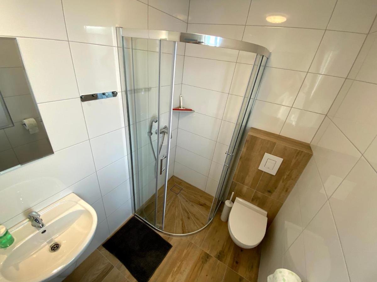Appartamento Zefir Pokoje Unieście Esterno foto