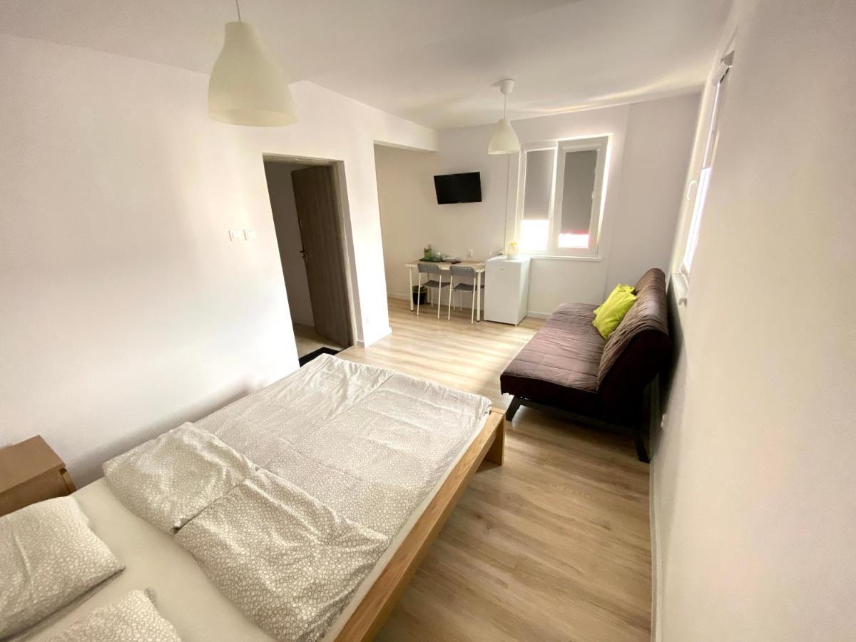 Appartamento Zefir Pokoje Unieście Esterno foto